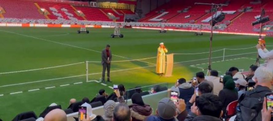 Liverpool organizoi iftar për tifozët – Ezani jehoi në “Anfield” 