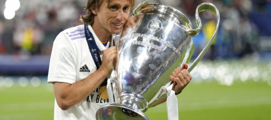 Kontrata afër skadimit, Modric nuk ka vendosur ende për të ardhmen