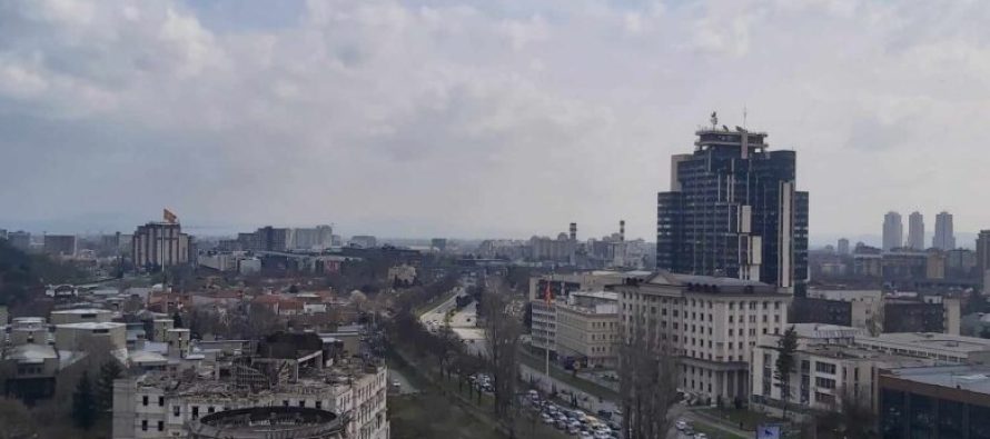 Moti sot: Diell dhe vranësira të lehta, mjegull në disa lugina