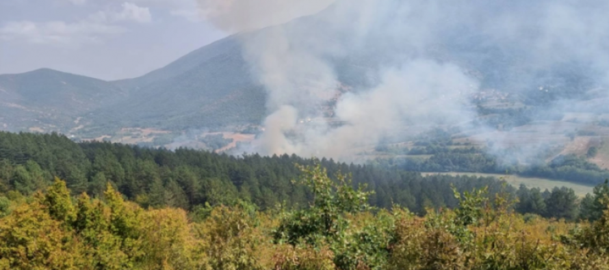 Komuna e Dibrës kërkon ndihmën e QMK-së për shuarjen e dy zjarreve nga ajri