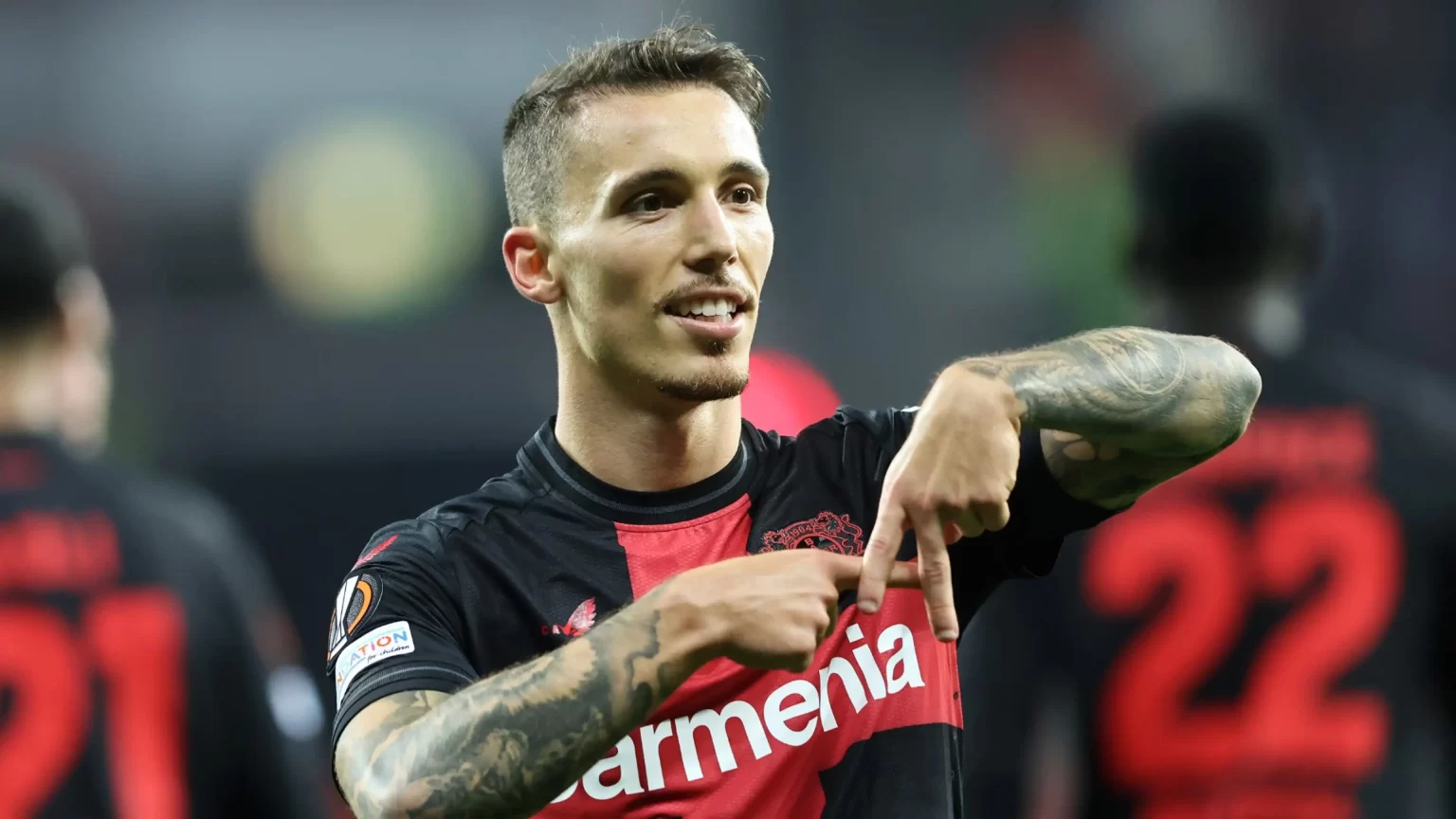 Barcelona dhe Bayern Munich në garë për Alejandro Grimaldo  Leverkusen pret vendimin e lojtarit