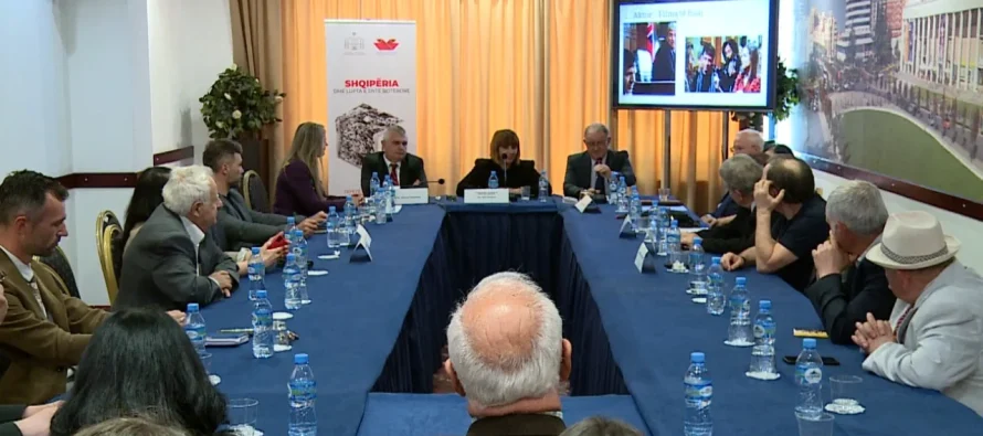 Shqipëria në Luftën e Dytë Botërore/ Tryeza e rrumbullakët e qendrës së librit me rastin e 80 vjetorit të çlirimit