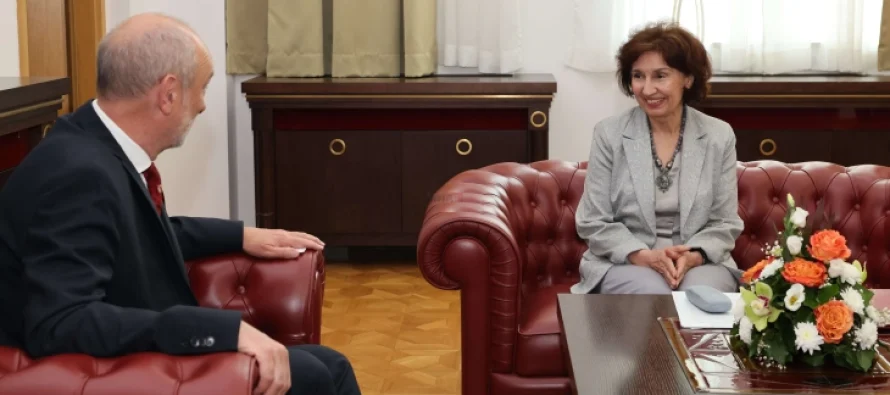 Kabineti Presidencial/ Takimi Siljanovska – Gir: E ardhmja jonë është në BE!