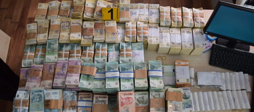 Aksioni në Veri, Policia sekuestroi në filialet e Bankës Postare Kursimore 1.6 milionë euro e mbi 74 milionë dinarë