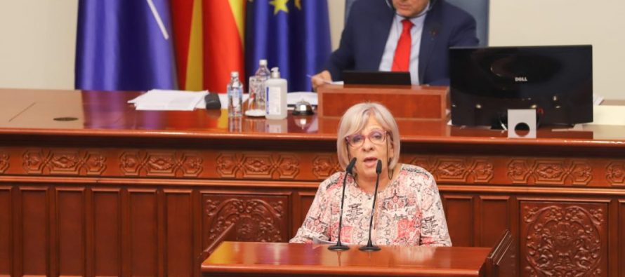 Merita Koxhaxhiku duhet ta udhëheqë seancën konstituive, nëse refuzon – radha i bie Ali Ahmetit