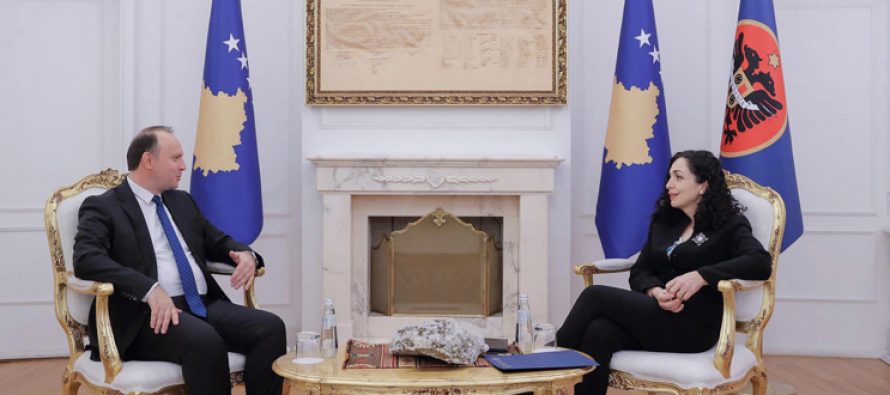 Osmani uron Gashin: Shqiptarët në Maqedoni, kontribuues kyç për perspektivën evropiane të saj