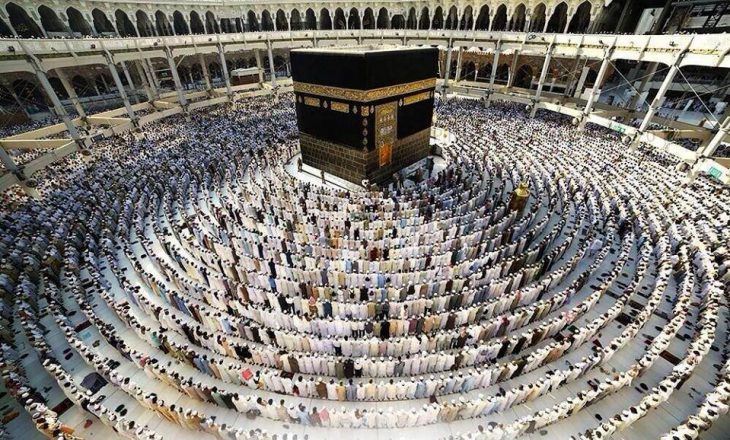 Arabia Saudite do të ndalon fotografimin në xhamitë e shenjta gjatë Haxhit 2026