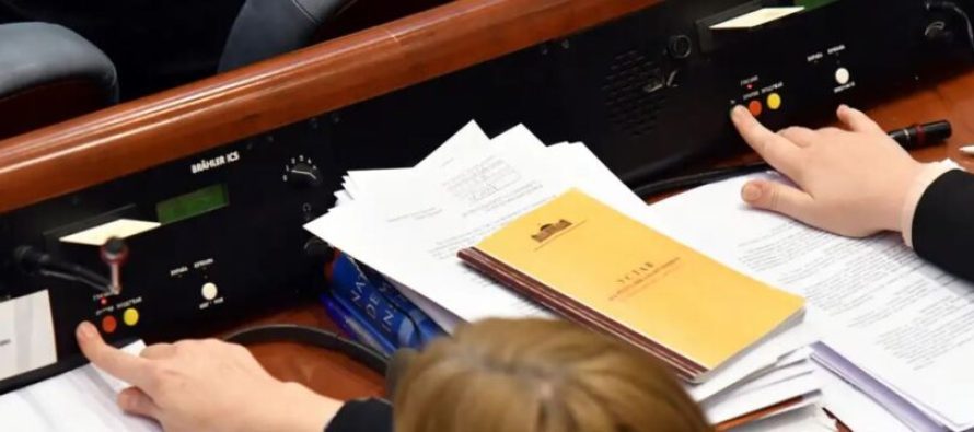 Cilat janë modalitetet për ndryshimet kushtetuese?