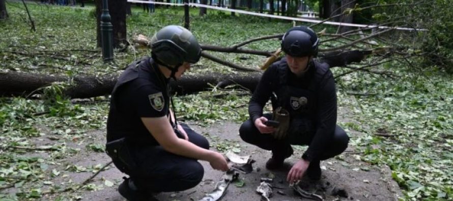 Ukraina shkatërron 29 dronë rusë ndërsa Moska bllokon sulmin në rajonet kufitare