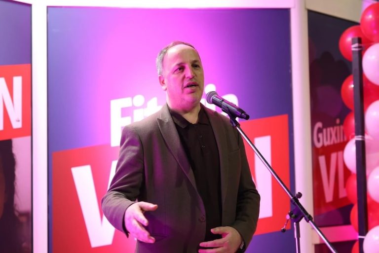 Adnan Azizi flet në emër të popullit: Qytetarët kanë ndarë të mirën nga e keqja në politikë