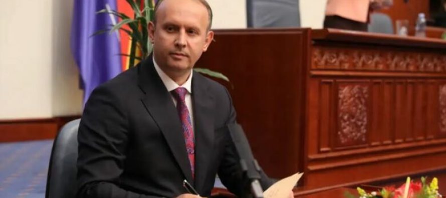 Gashi: Ndryshimet kushtetuese duhet të bëhen sa më parë, por jo në llogari të marrëdhënieve ndëretnike