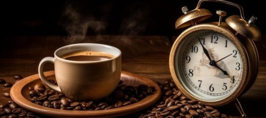 Studim: Koha ideale për të pirë kafe dhe përfitimet e saj