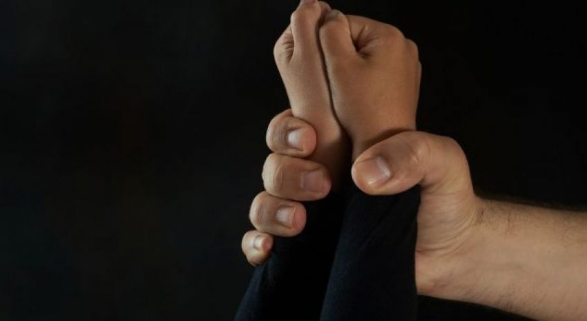 Skandal në Likovë: Fotografitë eksplicite u përdorën për shantazh, mijëra euro të zhvatura nga e mitura