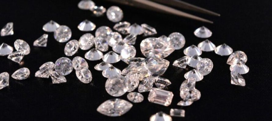 Natyrës i duhen miliarda vjet/ Shkencëtarët bënë një diamant në 150 minuta