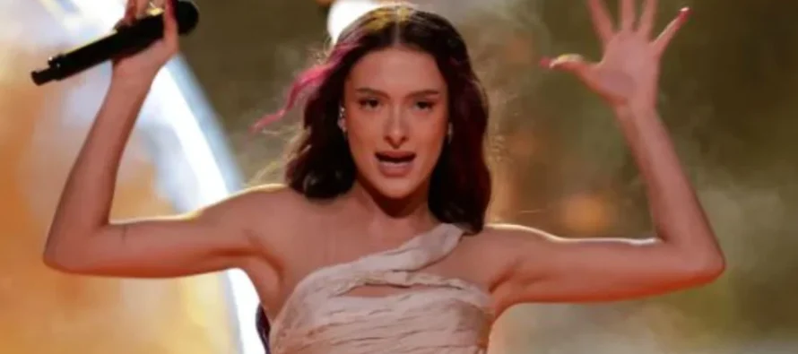 “Palestinë e lirë”/ Performoi në Eurovizion, publiku “bojkoton” me brohoritma e ofendime performancën e këngëtares që përfaqëson Izraelin!