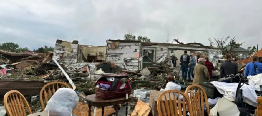 Tornado shkatërruese godet qytezën në SHBA, disa të vdekur dhe dhjetëra të lënduar
