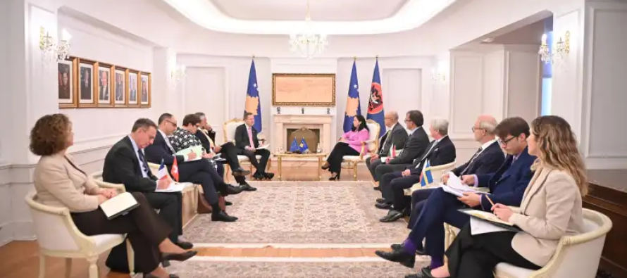 Osmani diskutoi me Szunyogun për nevojën e heqjes së masave ndaj Kosovës