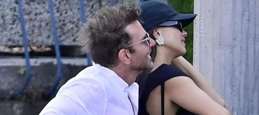 Irina Shayk tregon figurën e saj të mrekullueshme me bikini të zeza, teksa pozon buzë liqenit