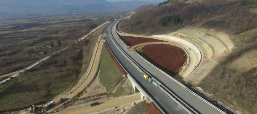 Përfshirje maksimale të kompanive vendore në ndërtimin e korridoreve 8 dhe 10d, dakorduan Azeski dhe udhëheqësia e “Behtel dhe Enka”