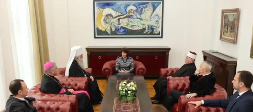 Siljanovska Davkova takoi krerët dhe përfaqësuesit e bashkësive fetare