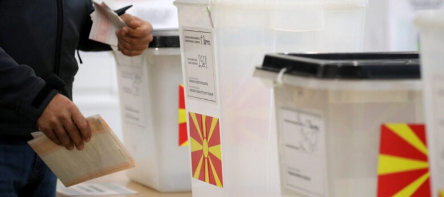Të sëmurët, të burgosurit dhe personat në shtëpitë e të moshuarve të parët votojnë në zgjedhjet e dyfishta
