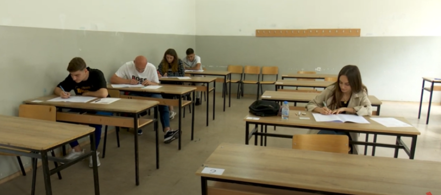 MASH: Shkollat e mesme gati për realizimin e provimit të maturës shtetërore