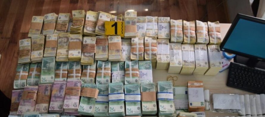 Policia e Kosovës sekuestron para nga një degë banke në veri