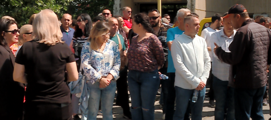 Punëtorët e Postës në protestë – Ankohen për paga të ulëta, vonesa dhe kushte të vështira në punë