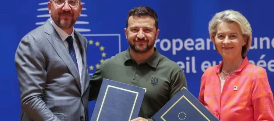 Zelensky nënshkruan tri pakte të sigurisë gjatë samitit të BE-së