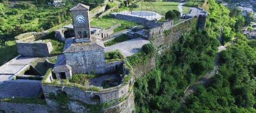 Kalaja e Gjirokastrës, ndalesa “e detyrueshme” e turistëve