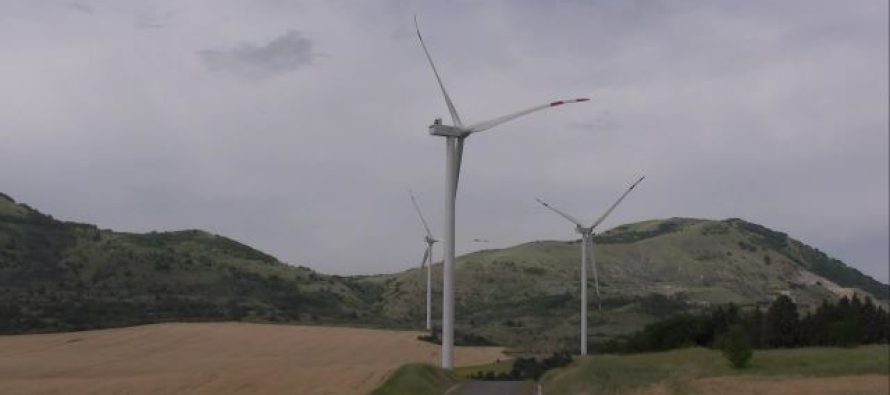 Hapet parku i parë i mullinjve me erë, do të furnizojë me energji 20 mijë familje