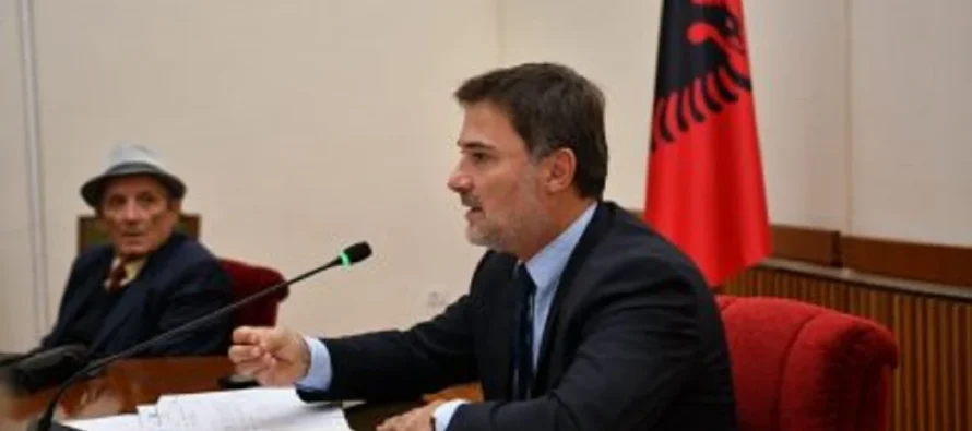 “Nuk i bashkohem grupit parlamentar të Sali Berishës”, Alibeaj reagon pas vendimit të Apelit: S’besoj te premtimi i ish-kryeministrit për demokraci të brendshme