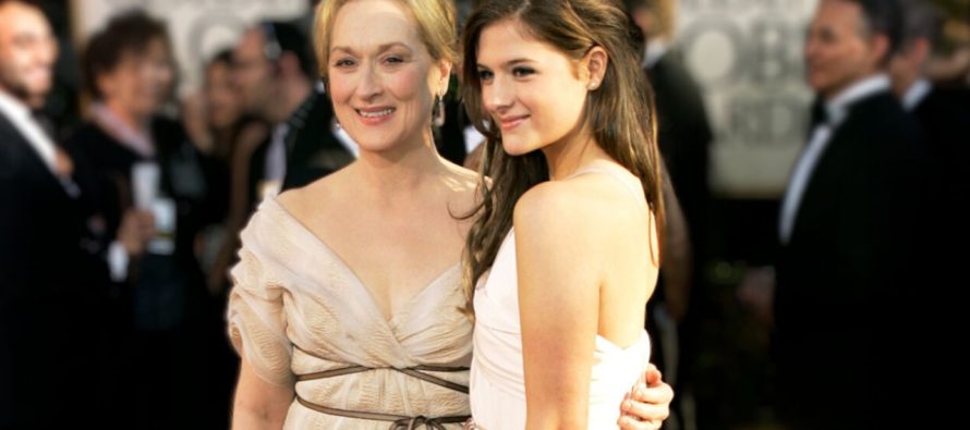 Vajza e aktores së famshme zbulon se është lezbike, poston foton me partneren e saj