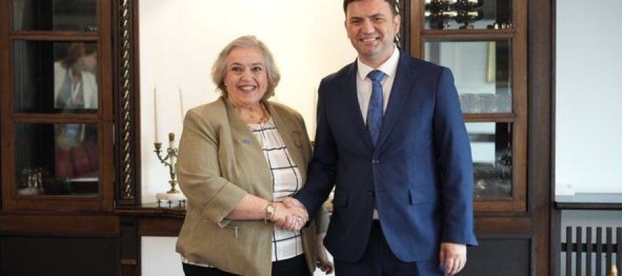 Osmani e Papadopollu bisedojnë për zbatimin e plotë të Marrëveshjes së Prespës