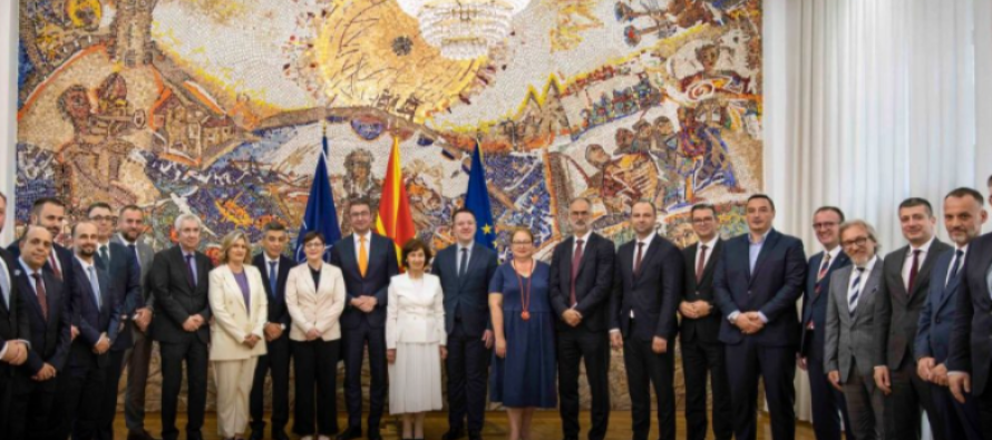 Siljanovska-Davkova në takim me kabinetin e ri qeveritar: Pres të punojnë ndershëm dhe me përgjegjësi