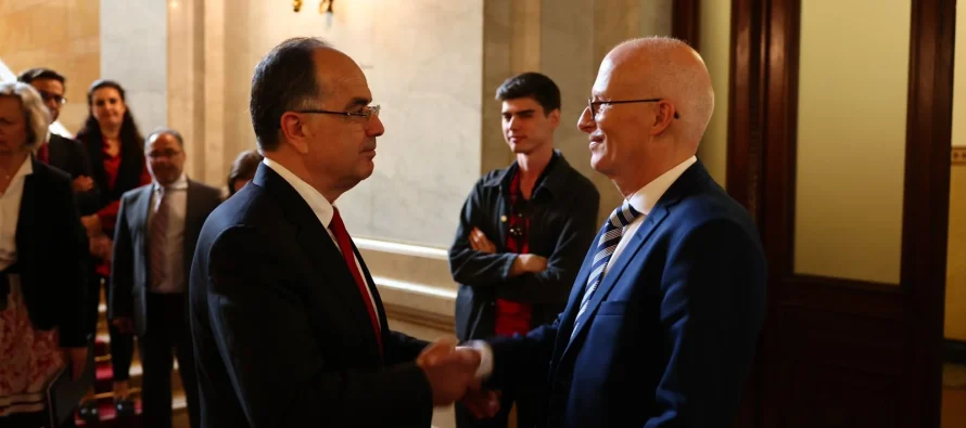 Presidenti Begaj takohet me kryetarin e bashkisë së Hamburgut, zbardhen temat e diskutimit
