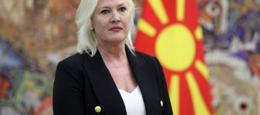 Ambasadorja amerikane uron Qeverinë e re
