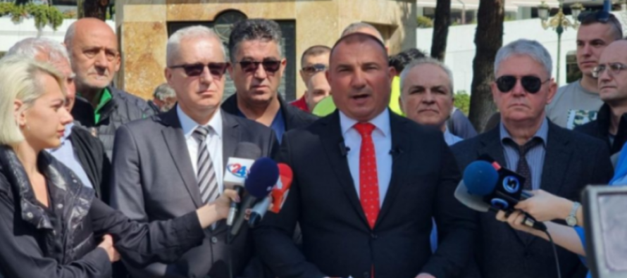 Angellov: Aeroplanët zjarrfikës ose janë të dëmtuar ose nuk ka pilotë për t’i fluturuar
