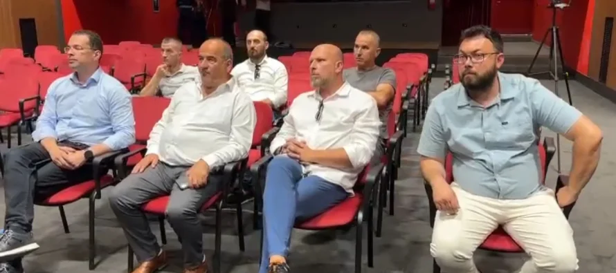 Mes tensionesh dhe debatesh, Arqile Bollano zgjidhet kryetari i ri i komanduar i Bashkisë së Himarës