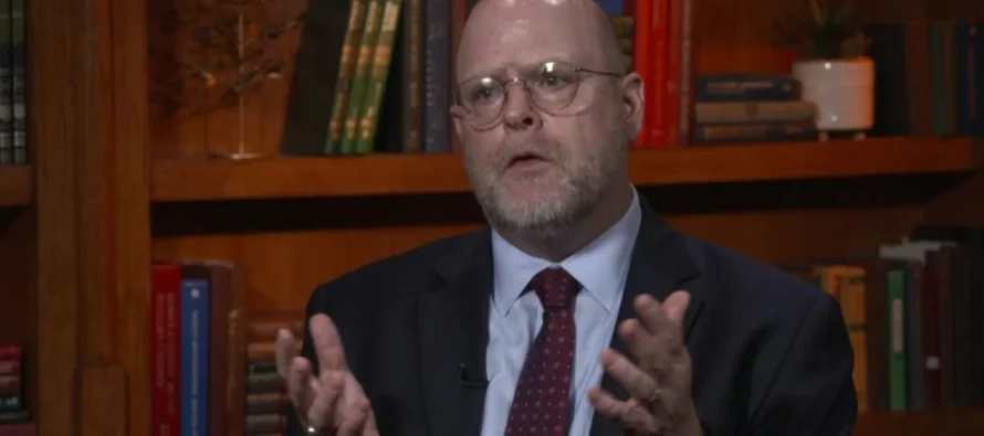 Hovenier: Kosova mund të përparojë vetëm me përkrahjen e SHBA-së, duhet të marrë parasysh shqetësimet tona