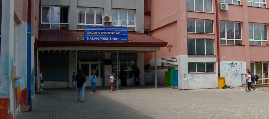 Dyert e shkollave të hapura por nuk ka nxënës