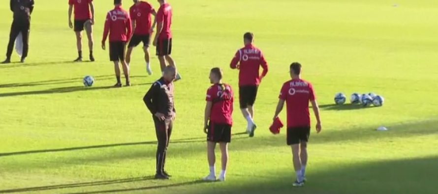 Stërvitja e parë në tokën gjermane, vetëm një lojtarë më probleme