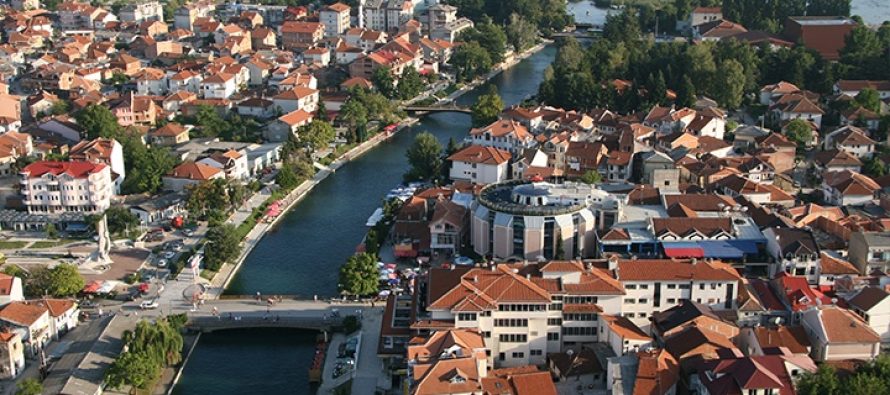 Bie numri i nxënësve të regjistruar në klasë të parë në këtë qytet turistik