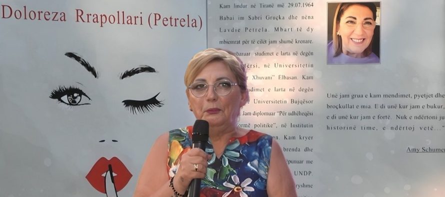 Doloreza Rapollari publikon librin e saj të parë në 60-vjetorin e lindjes