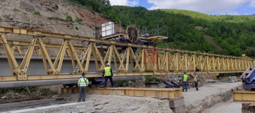 Nikolloski paralajmëron përfundimin e autostradës Kërçovë-Ohër deri në fund të vitit 2026