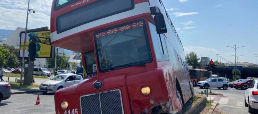 Aksidenti me autobusin e NQP-së, deklarohet shoferi: Mjaft më me automjete lecka, po i lëndojmë udhëtarët