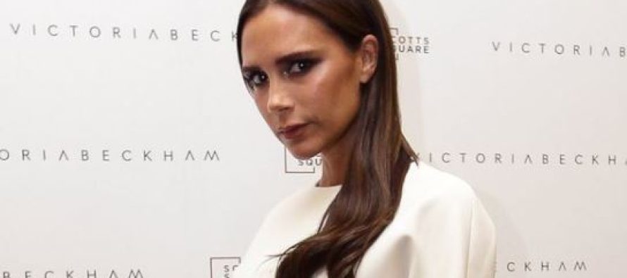 Pse nuk buzëqesh kurrë në foto? Victoria Beckham tregon më në fund arsyen