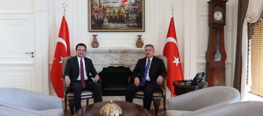 Kryeministri Kurti viziton Turqinë – Do të zhvillojë takime me diasporën shqiptare atje