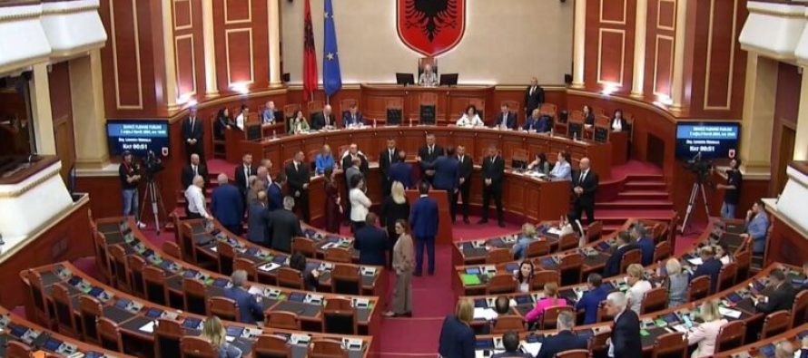 Shqipëria e ashpër ndaj Serbisë për Kosovën: Përpjekjet për të ndërruar rolet e viktimës me të agresorit, të papranueshme