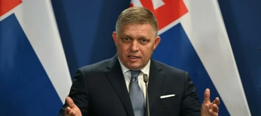 U qëllua 5 herë me armë zjarri, kryeministri sllovak Robert Fico pranë rikthimit në detyrë
